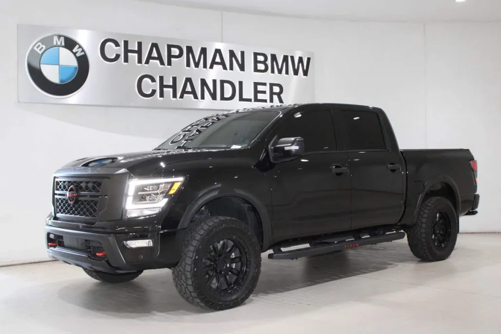 2024 Nissan Titan PRO-4X Crew Cab photo 1
