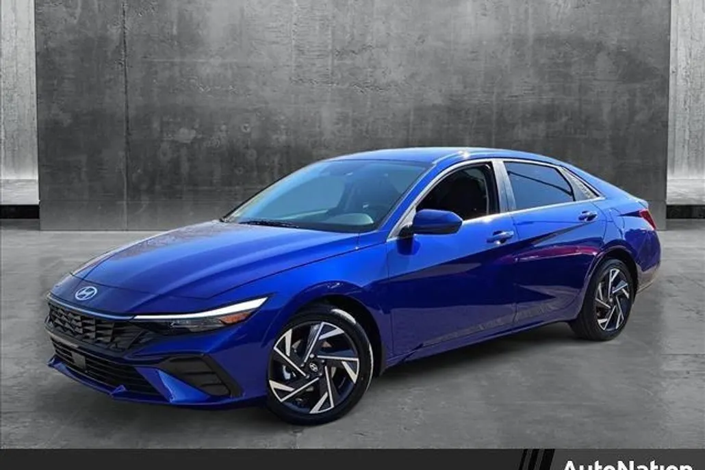 2025 Hyundai Elantra SEL Convenience photo 1