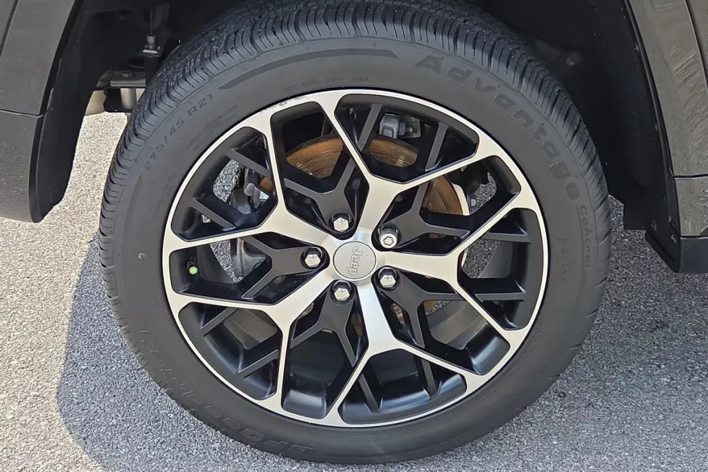 2022 Jeep Grand Cherokee Summit photo 1