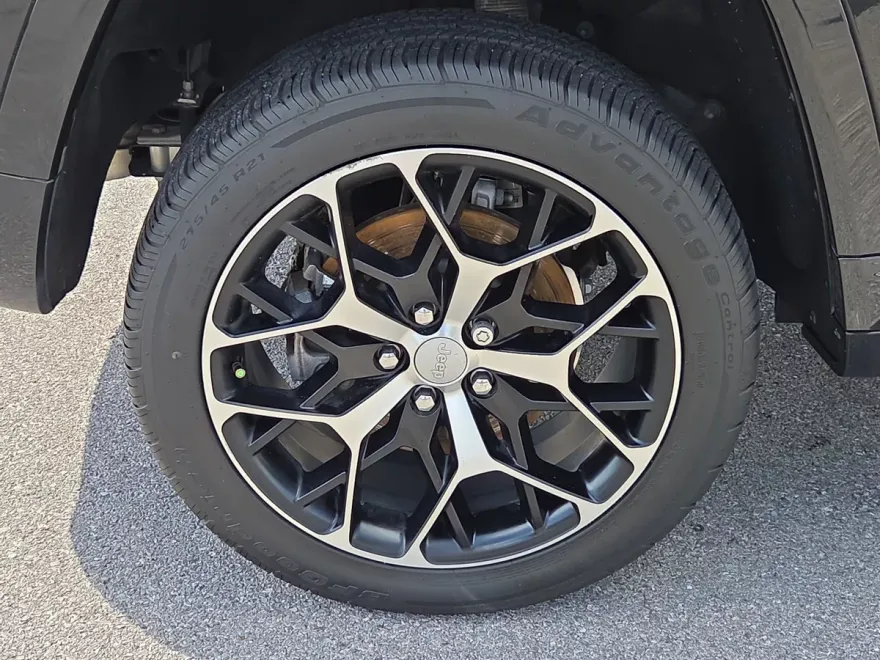 2022 Jeep Grand Cherokee Summit photo 1