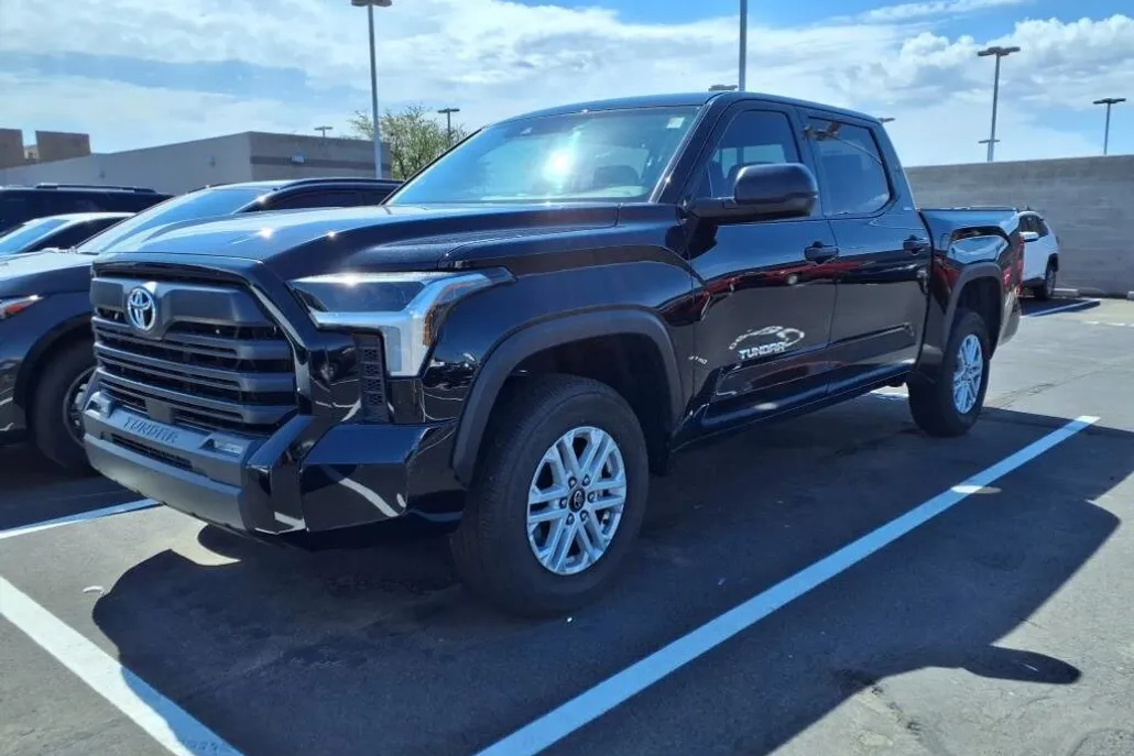 2025 Toyota Tundra SR5 photo 1