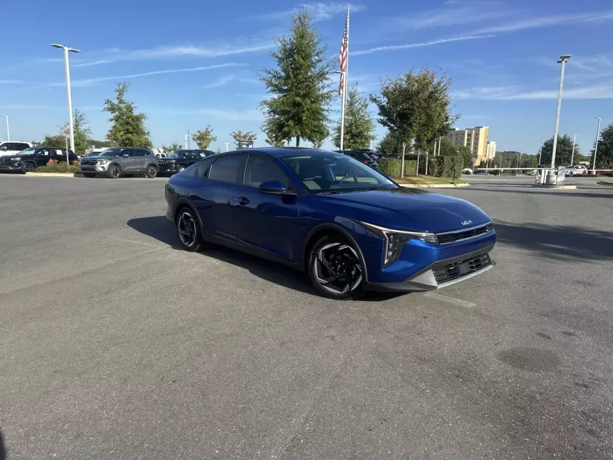 2025 Kia K4 EX photo 1