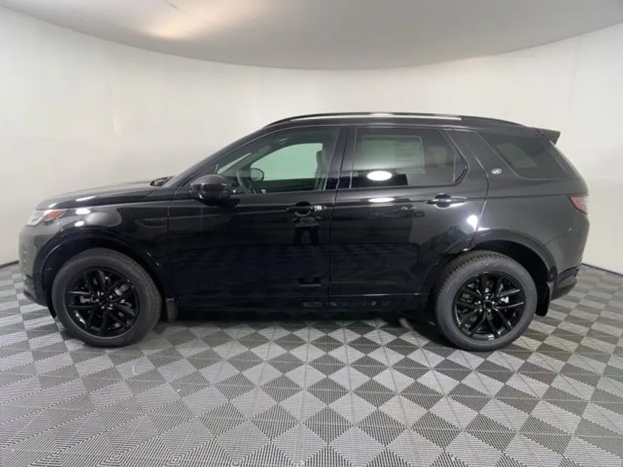 2024 Land Rover Discovery Sport SE photo 1