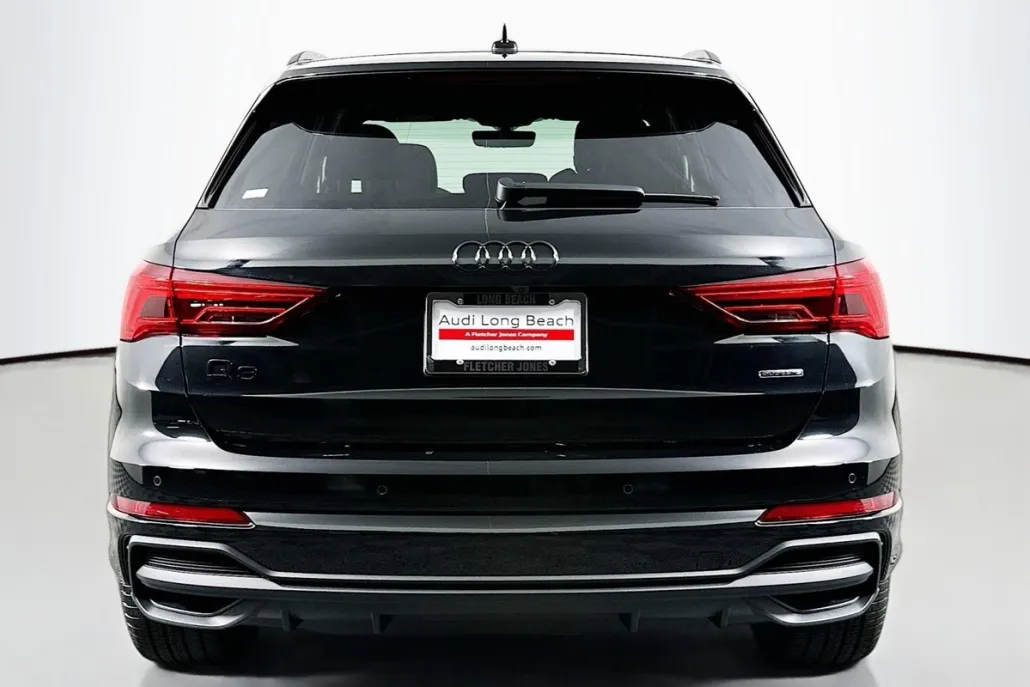 2025 Audi Q3 S line Premium photo 1
