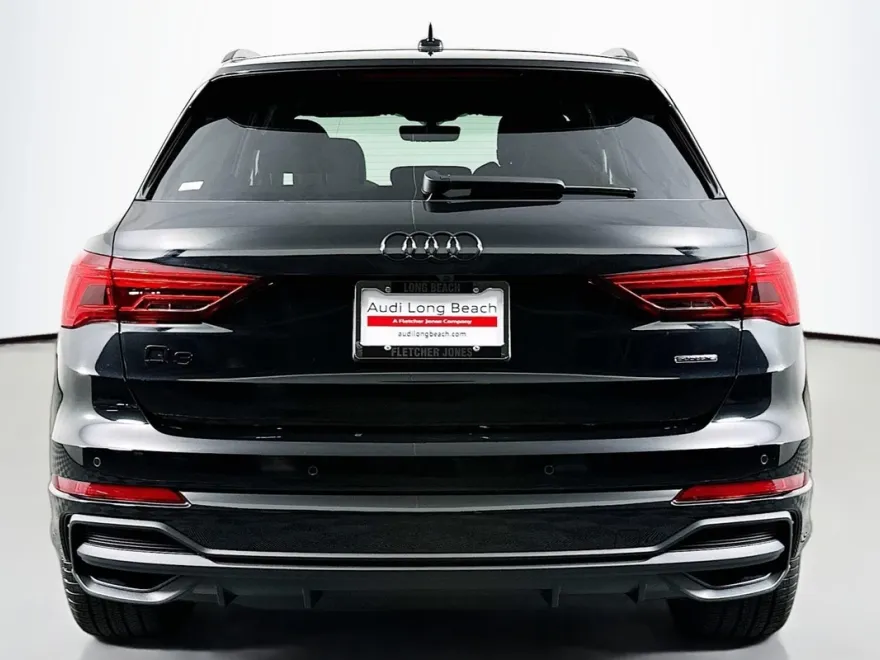2025 Audi Q3 S line Premium photo 1
