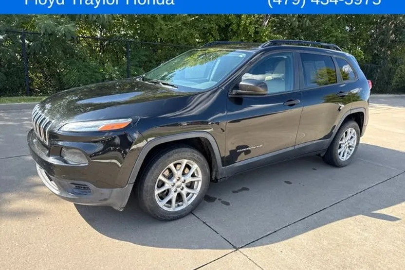 2016 Jeep Cherokee Sport photo 1
