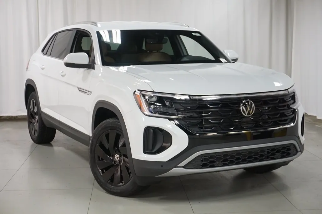 2025 Volkswagen Atlas Cross Sport SE Technology photo 1