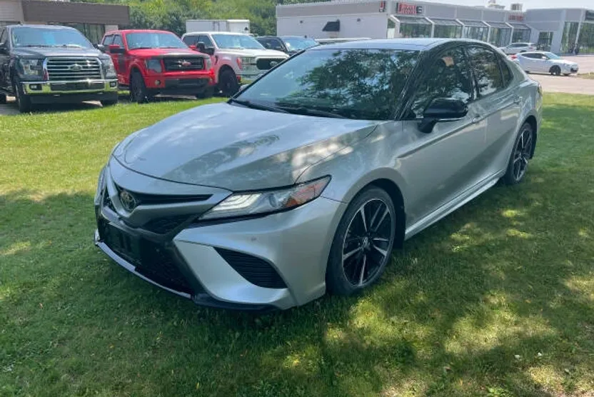 2018 Toyota Camry XSE photo 1