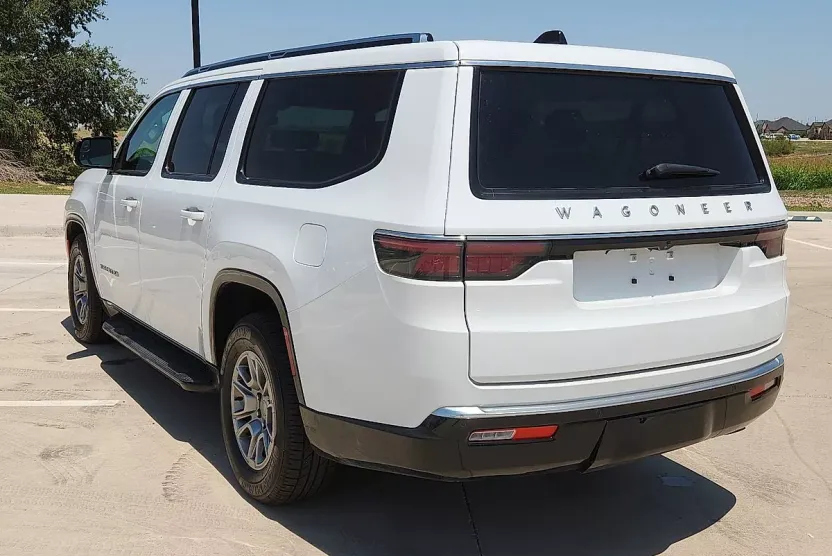 2024 Jeep Wagoneer L Base photo 1