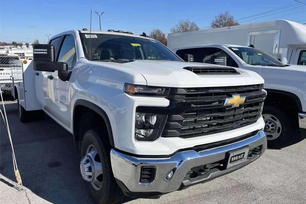 2024 Chevrolet Silverado 3500HD Work Truck photo 1