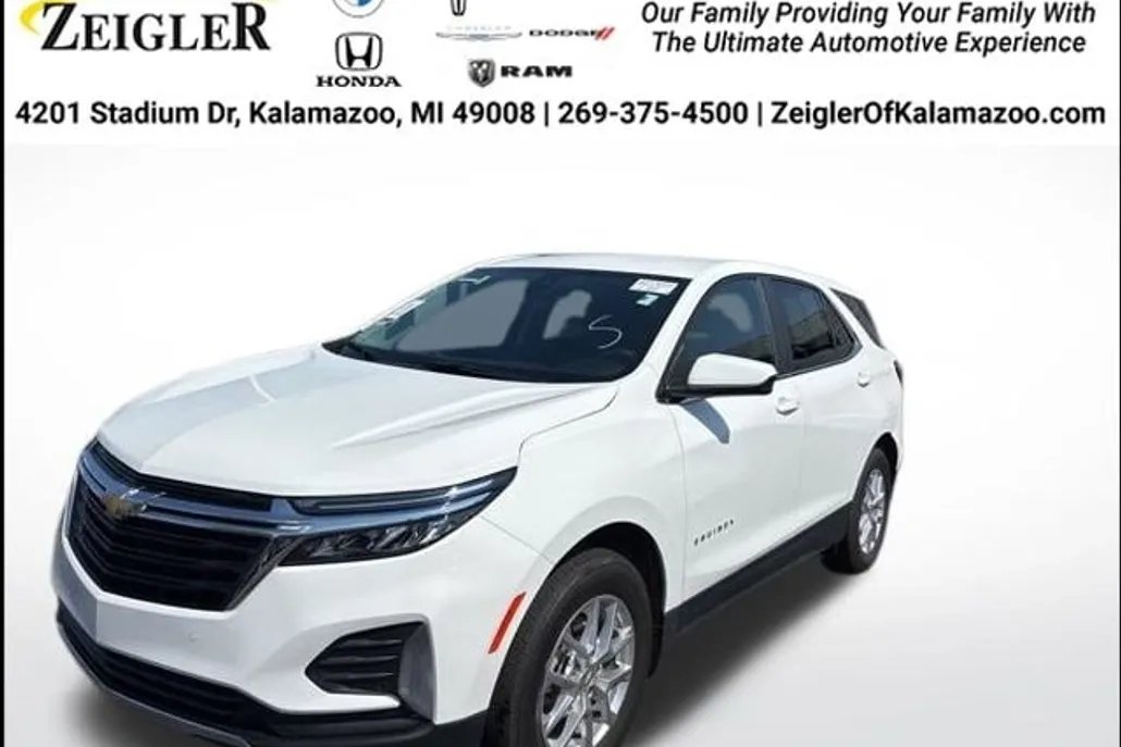 2023 Chevrolet Equinox LT photo 1