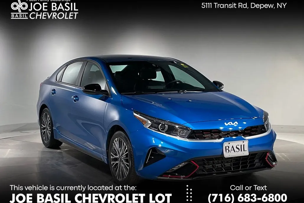 2023 Kia Forte GT-Line photo 1