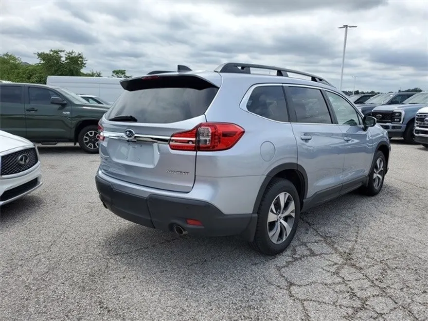2022 Subaru Ascent Premium photo 1