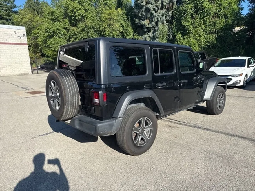 2022 Jeep Wrangler Unlimited Sport S photo 1