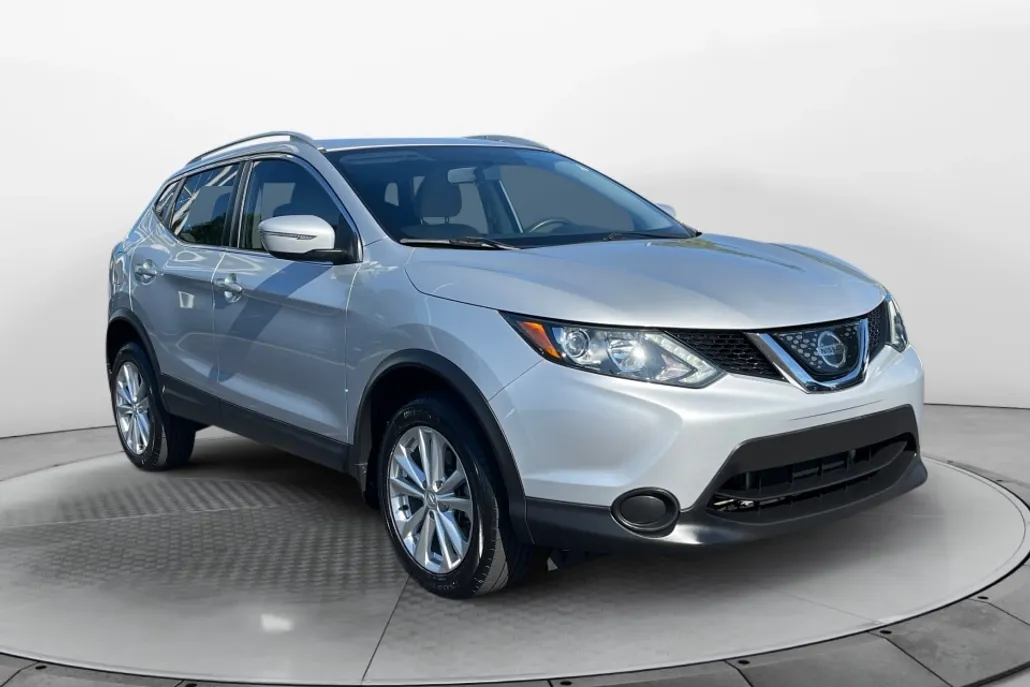 2018 Nissan Rogue Sport SV photo 1