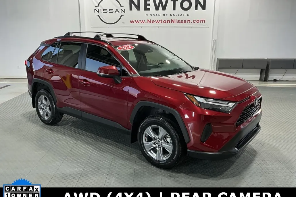 2024 Toyota RAV4 XLE photo 1
