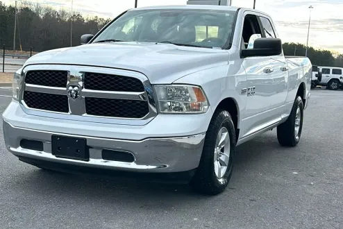 2014 Ram 1500 SLT photo 3