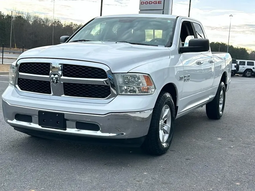 2014 Ram 1500 SLT photo 3