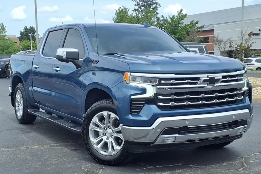 2024 Chevrolet Silverado 1500 LTZ photo 1