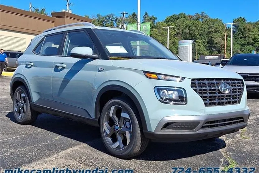 2025 Hyundai Venue SEL photo 1