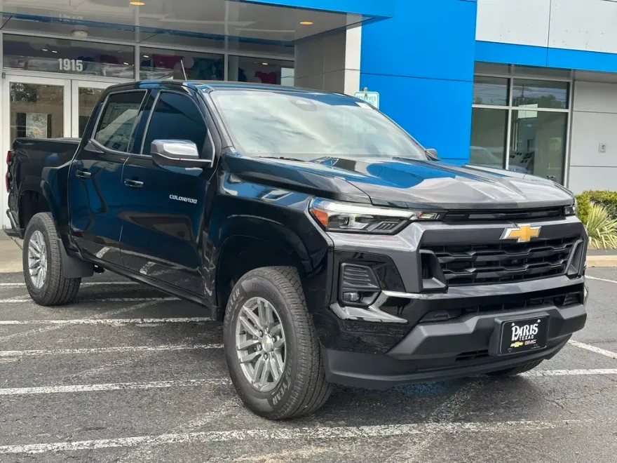 2026 Chevrolet Colorado LT photo 1