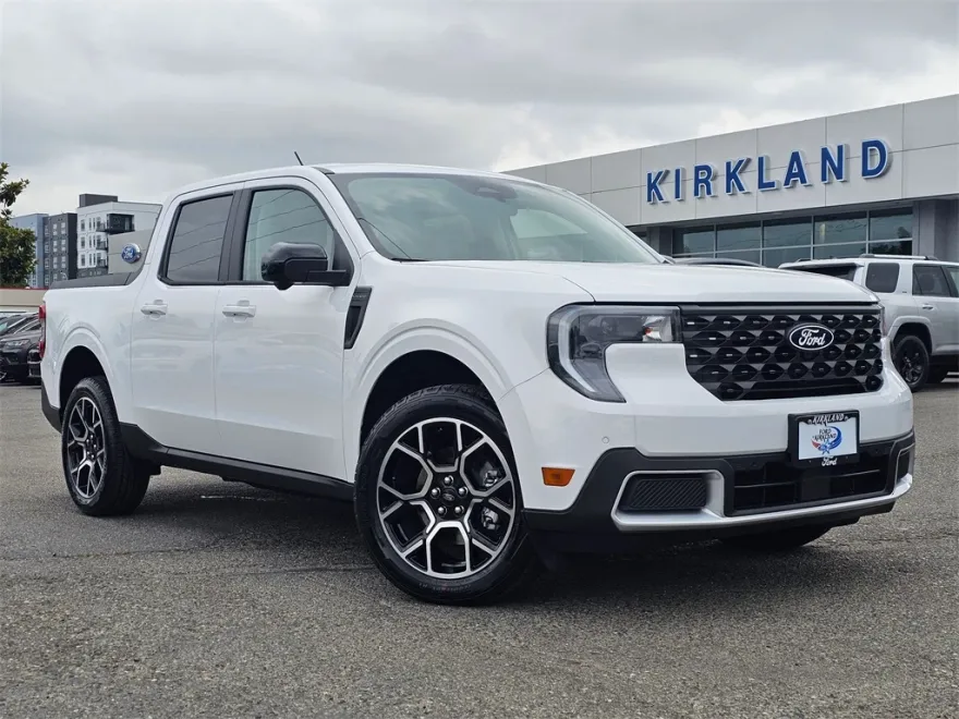 2025 Ford Maverick Lariat photo 1