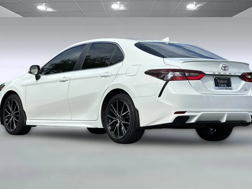 2024 Toyota Camry SE photo 1