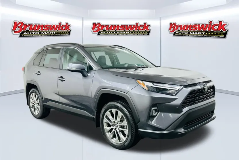 2022 Toyota RAV4 XLE Premium photo 1