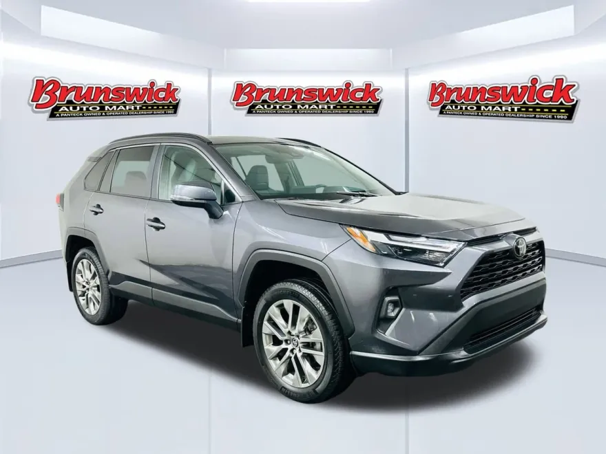 2022 Toyota RAV4 XLE Premium photo 1