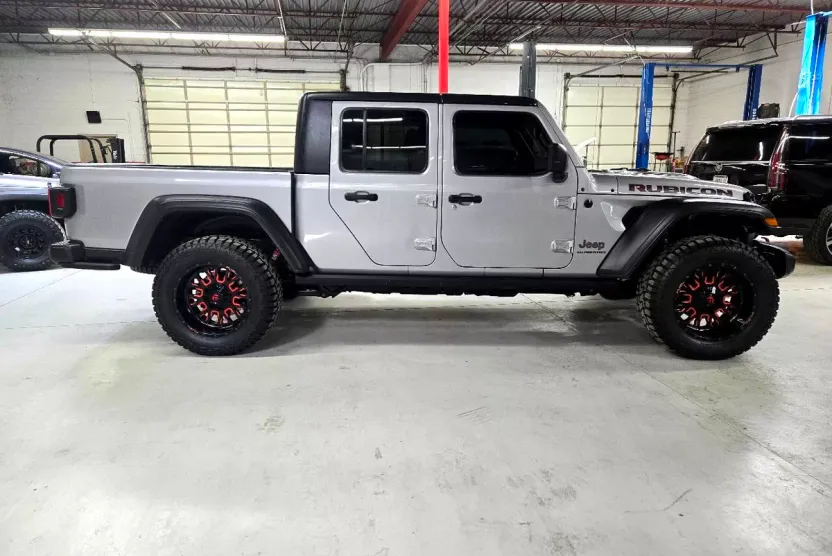 2020 Jeep Gladiator Rubicon photo 1