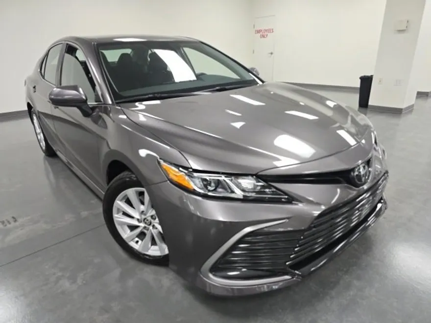 2024 Toyota Camry LE photo 1