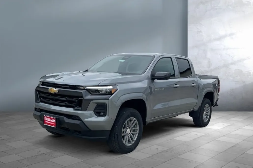 2025 Chevrolet Colorado Work Truck LT photo 1