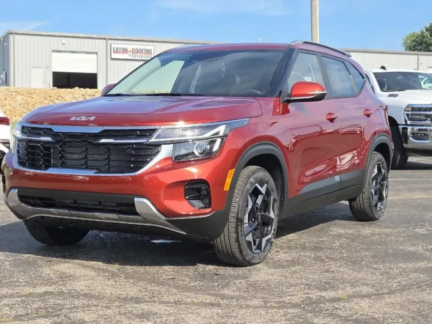 2025 Kia Seltos S photo 1