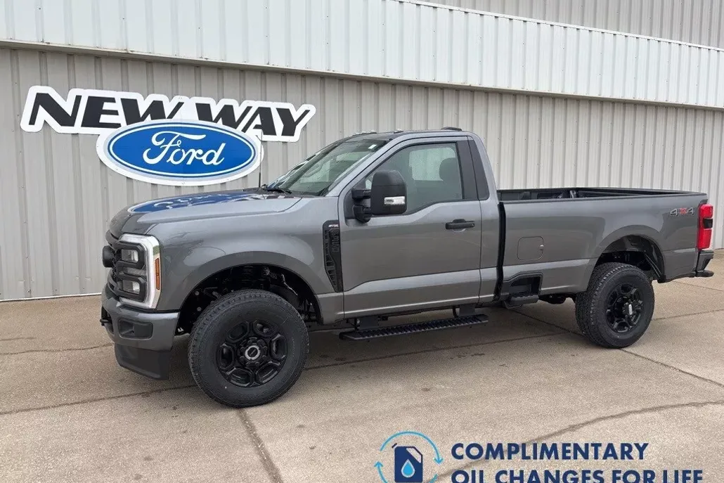 2025 Ford F-350 XL photo 1