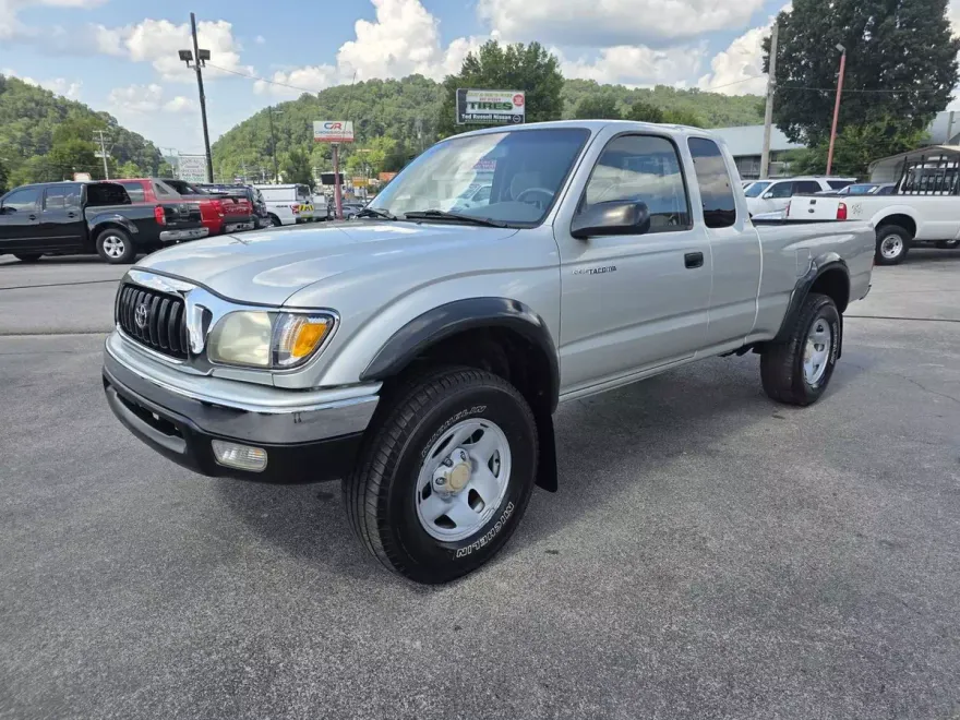 2002 Toyota Tacoma PreRunner photo 1