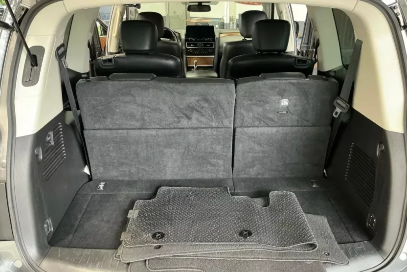 2023 Nissan Armada SL photo 1