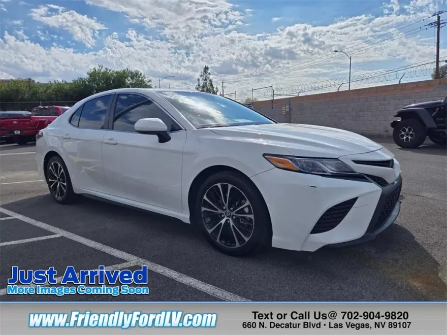 2018 Toyota Camry XLE XSE photo 1