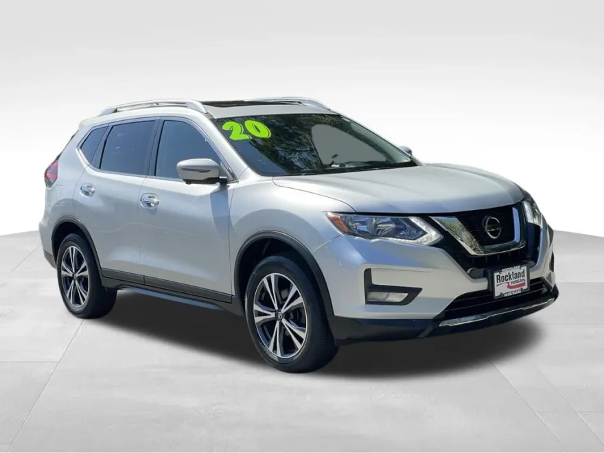 2020 Nissan Rogue SV photo 2