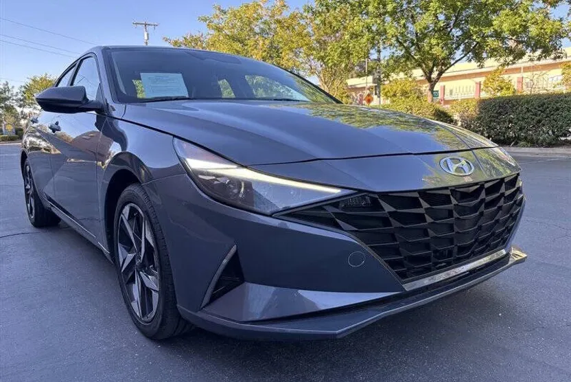 2023 Hyundai Elantra Hybrid Limited photo 1