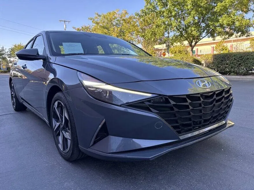 2023 Hyundai Elantra Hybrid Limited photo 1