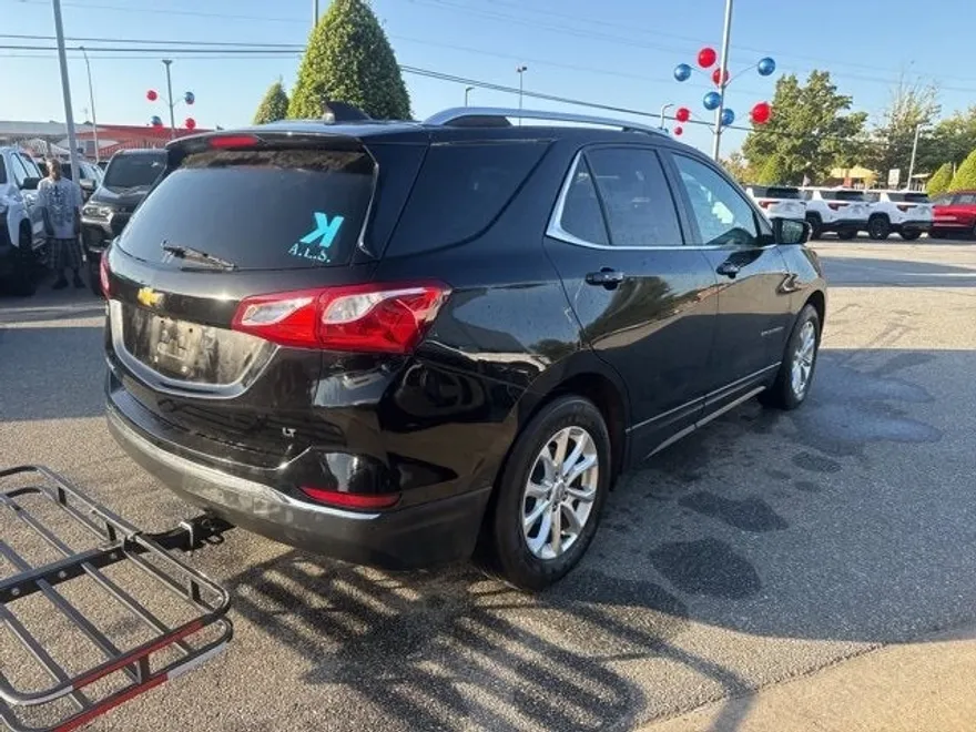 2018 Chevrolet Equinox LT photo 1