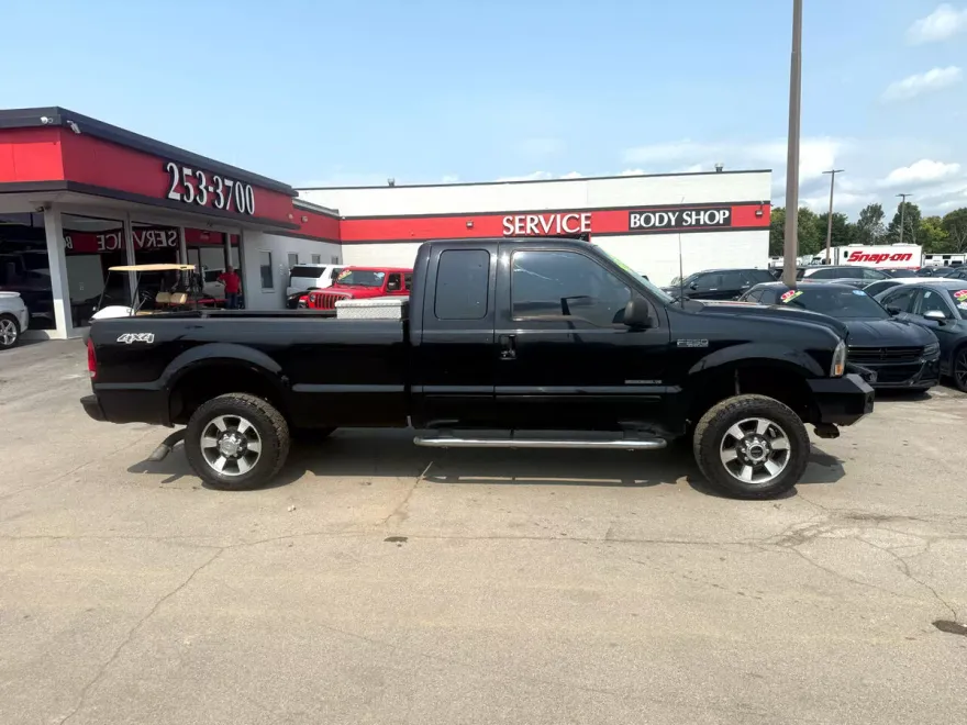 2002 Ford F-250 XLT photo 1