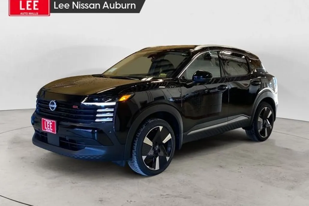 2025 Nissan Kicks SR photo 1