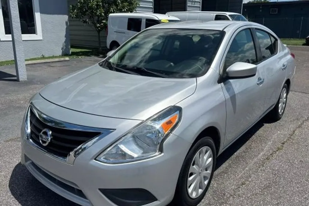 2019 Nissan Versa SV Sedan photo 1