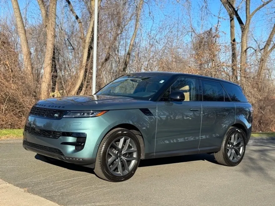 2024 Land Rover Range Rover Sport SE photo 1