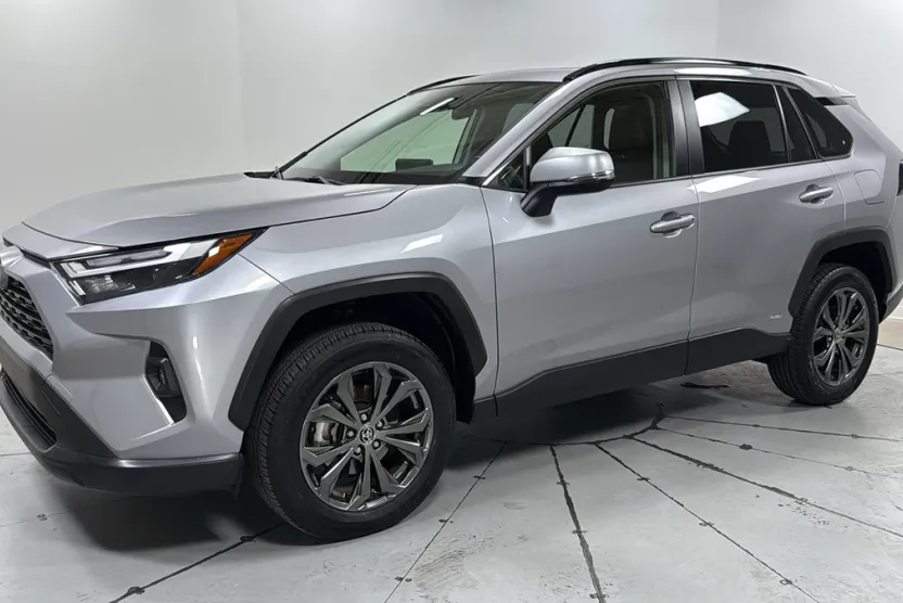 2024 Toyota RAV4 Hybrid XLE Premium photo 1