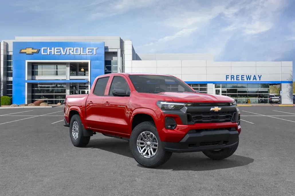 2026 Chevrolet Colorado LT photo 1