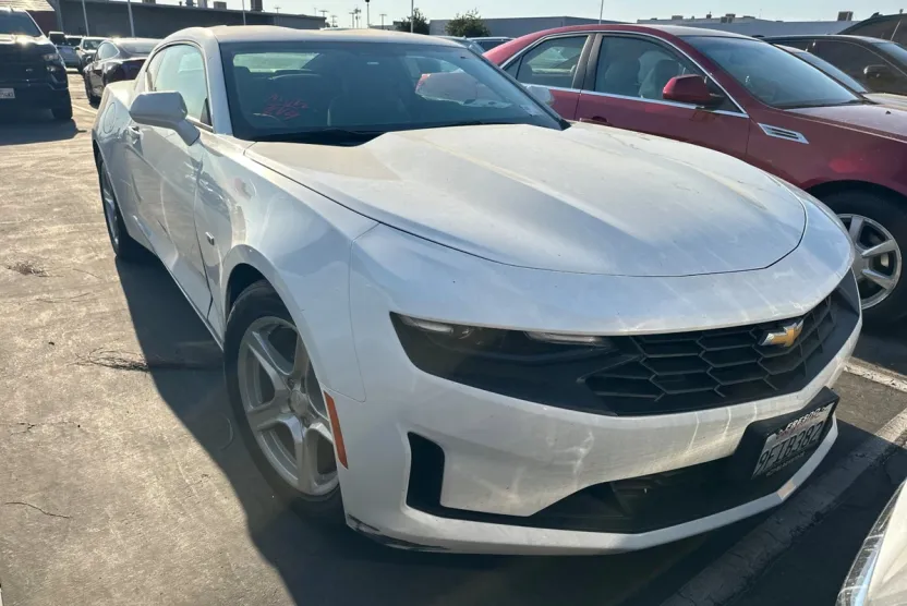 2023 Chevrolet Camaro 1LT photo 1