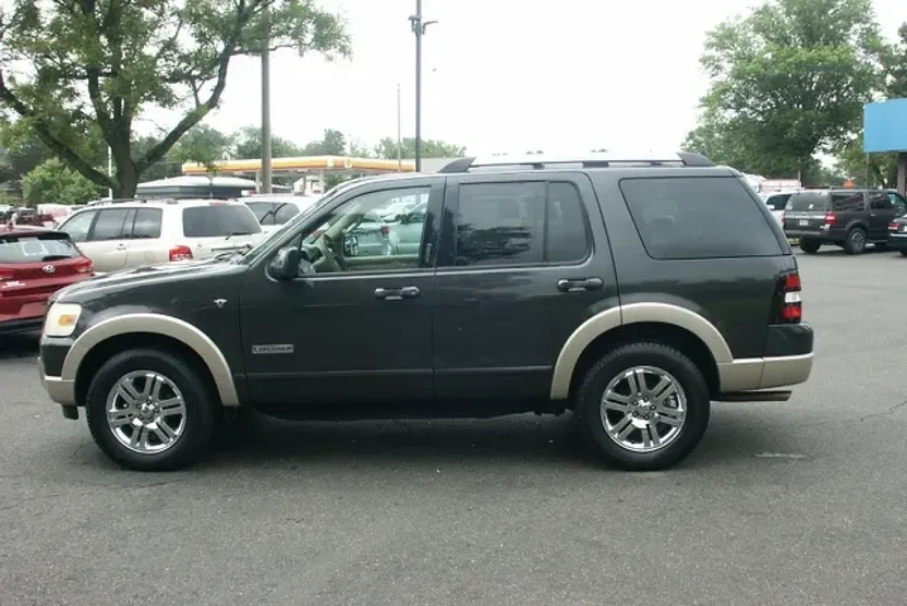 2007 Ford Explorer Eddie Bauer photo 1