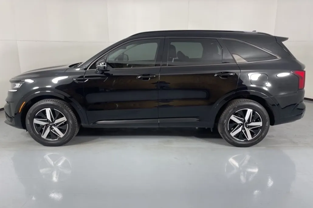 2023 Kia Sorento EX photo 1